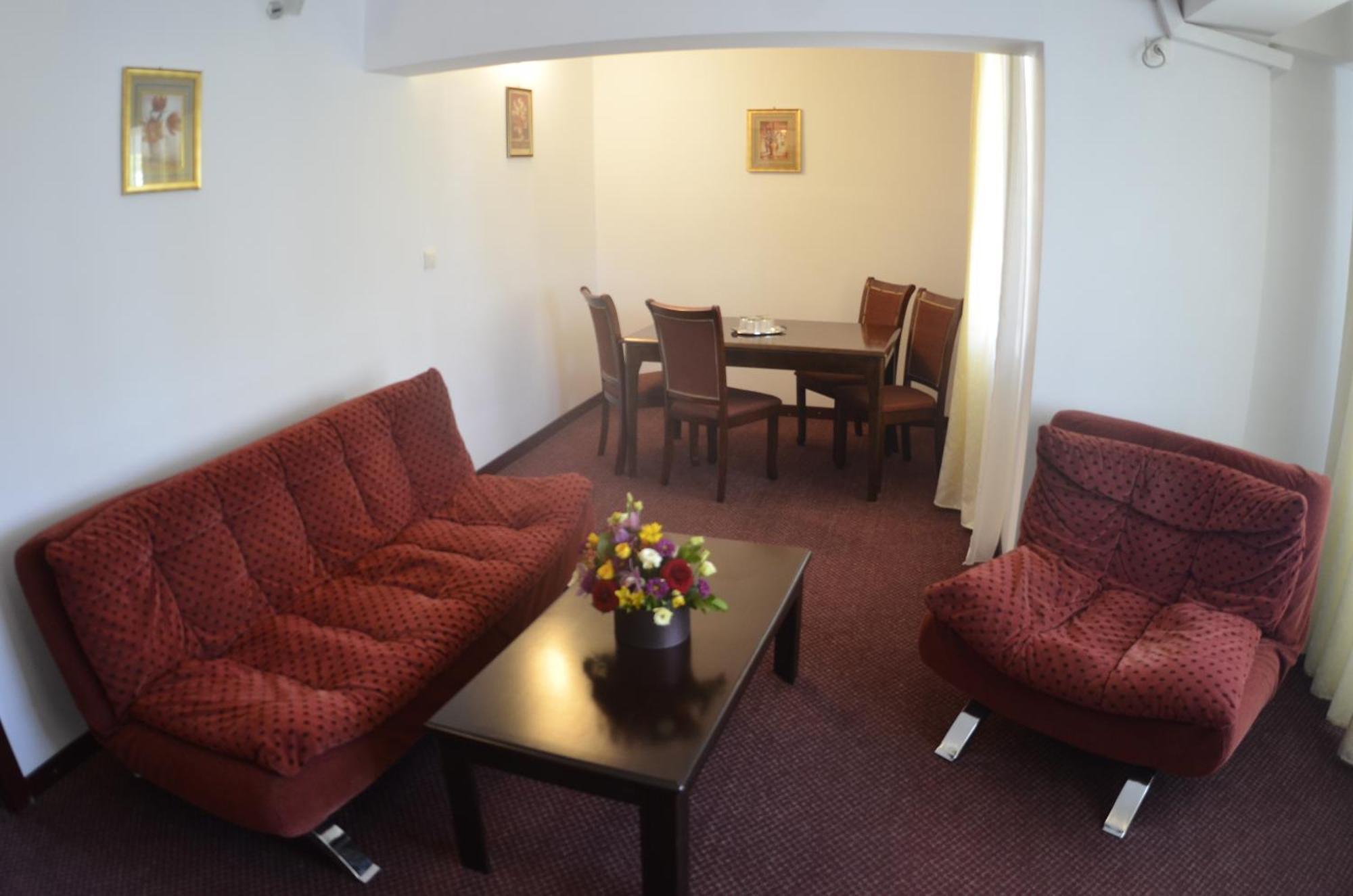 Hotel Europolis Тулча Экстерьер фото
