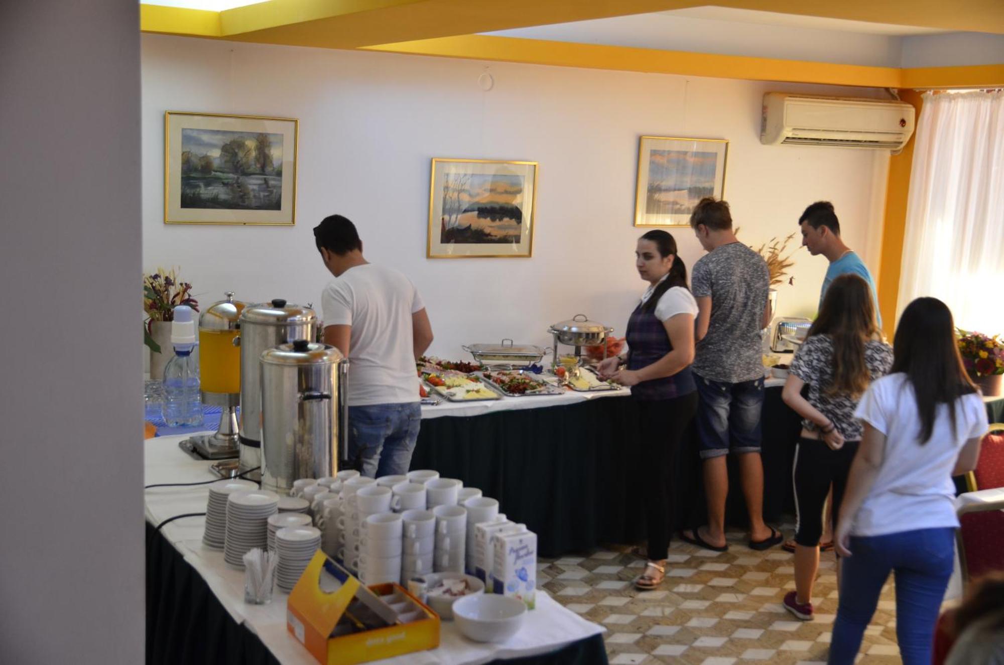Hotel Europolis Тулча Экстерьер фото