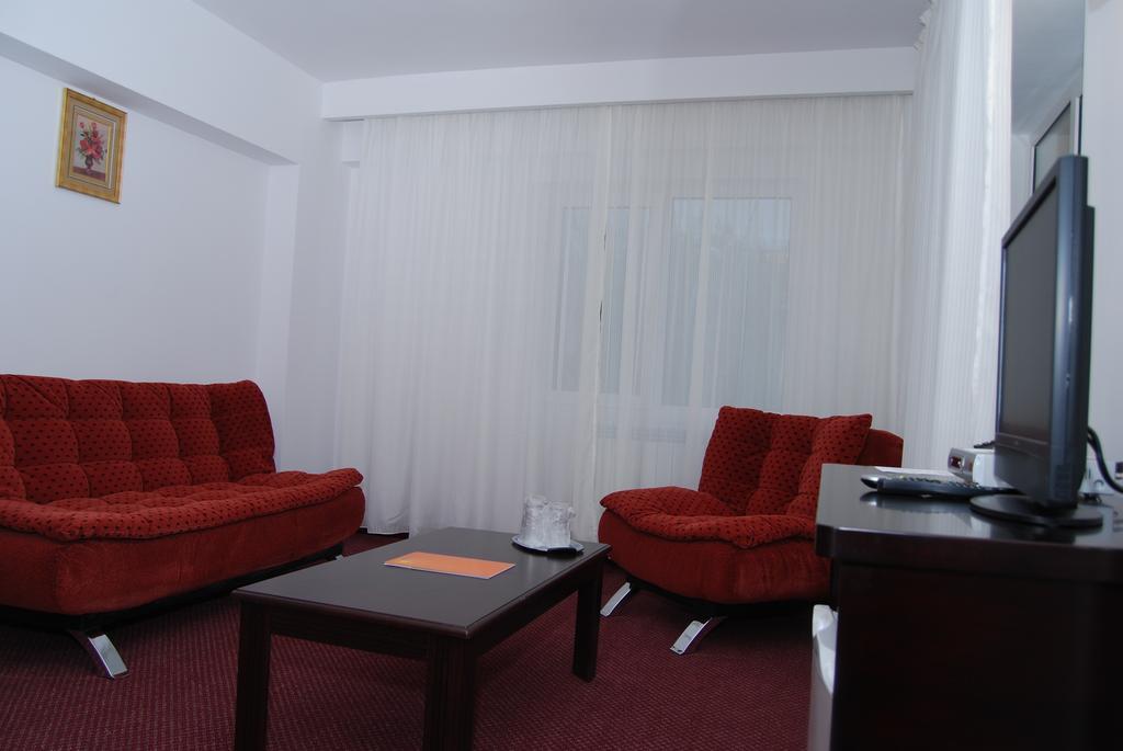 Hotel Europolis Тулча Экстерьер фото