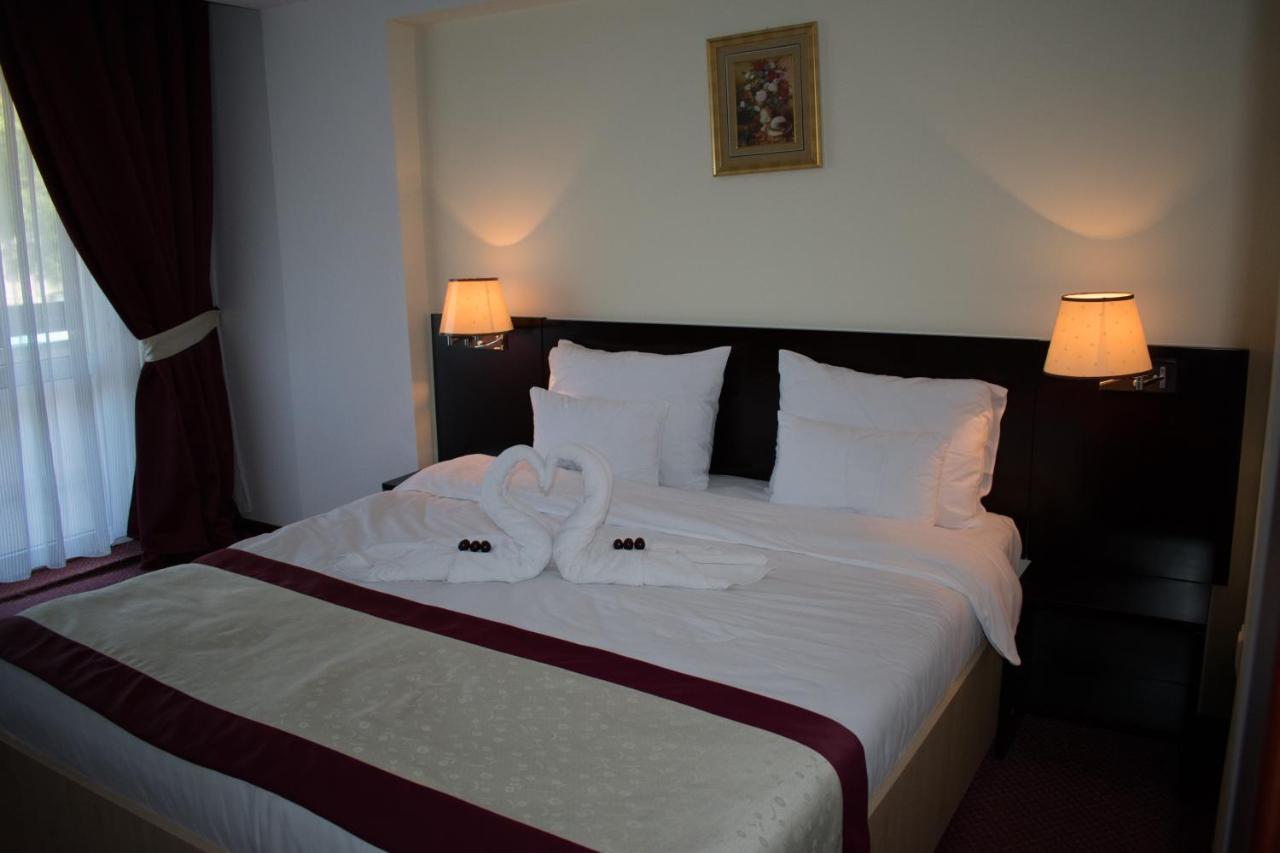 Hotel Europolis Тулча Экстерьер фото