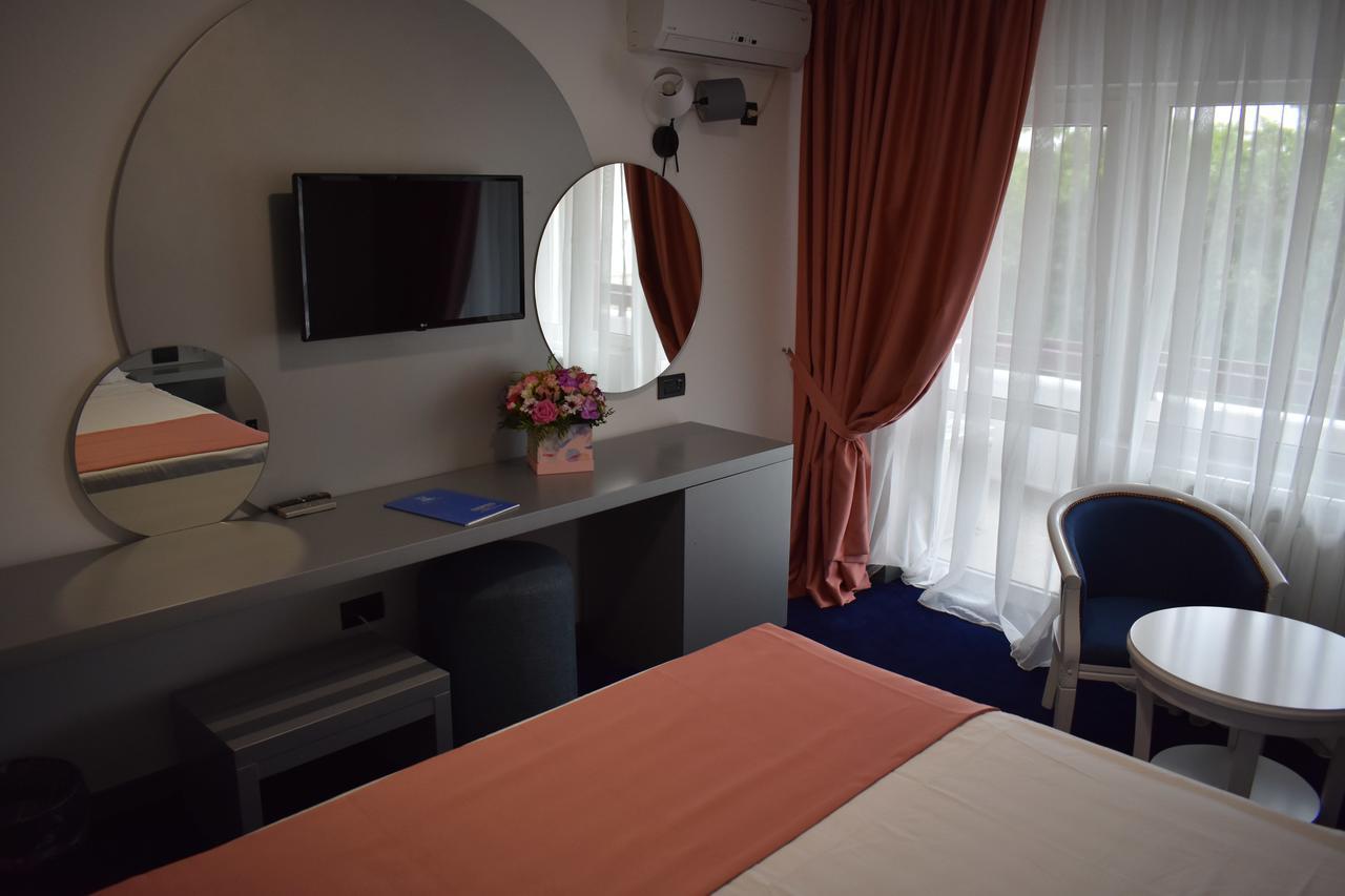Hotel Europolis Тулча Экстерьер фото