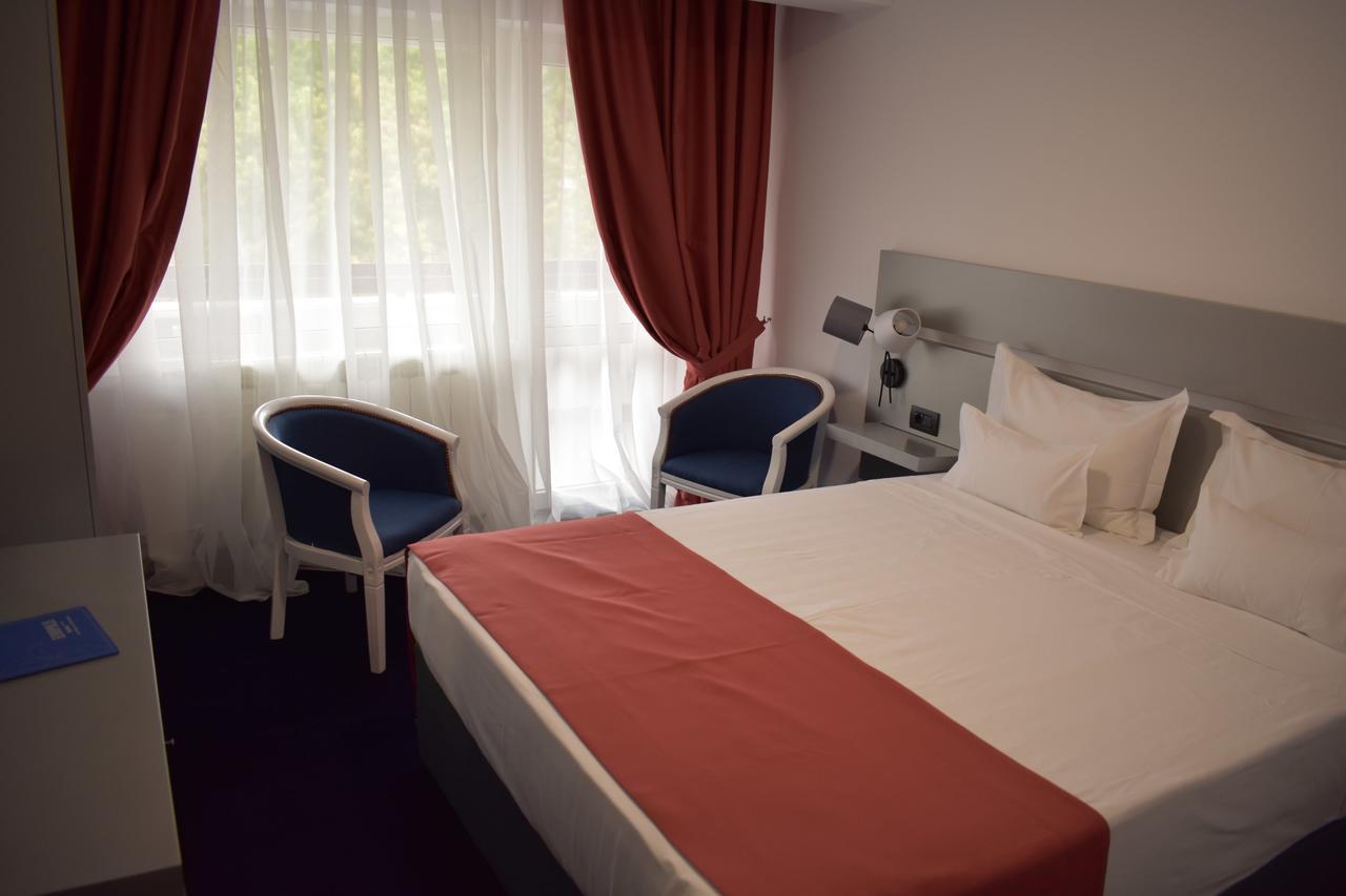 Hotel Europolis Тулча Экстерьер фото